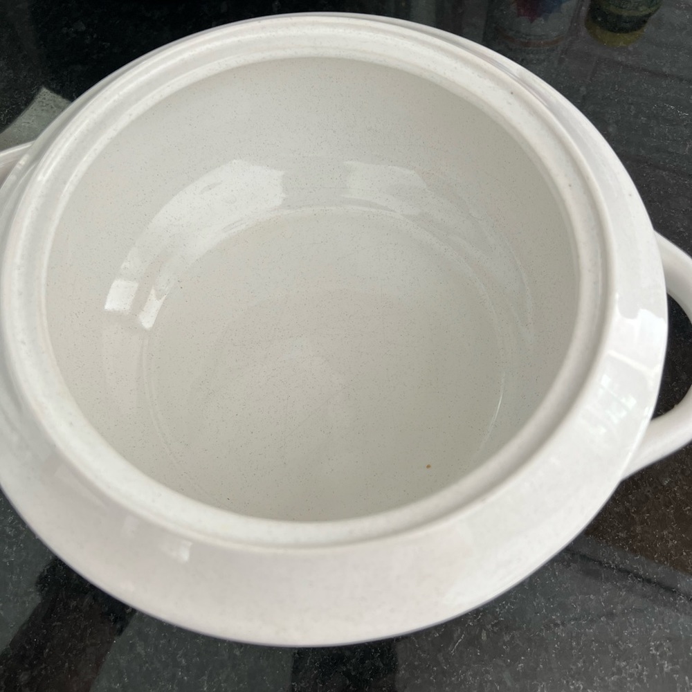 Studio Nova Adirondack 2 Quart Round covered casserole dish with lid